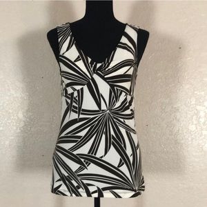 930 NWOT Tommy Bahama V-neck Sleeveless Palm Print Blouse. SzS